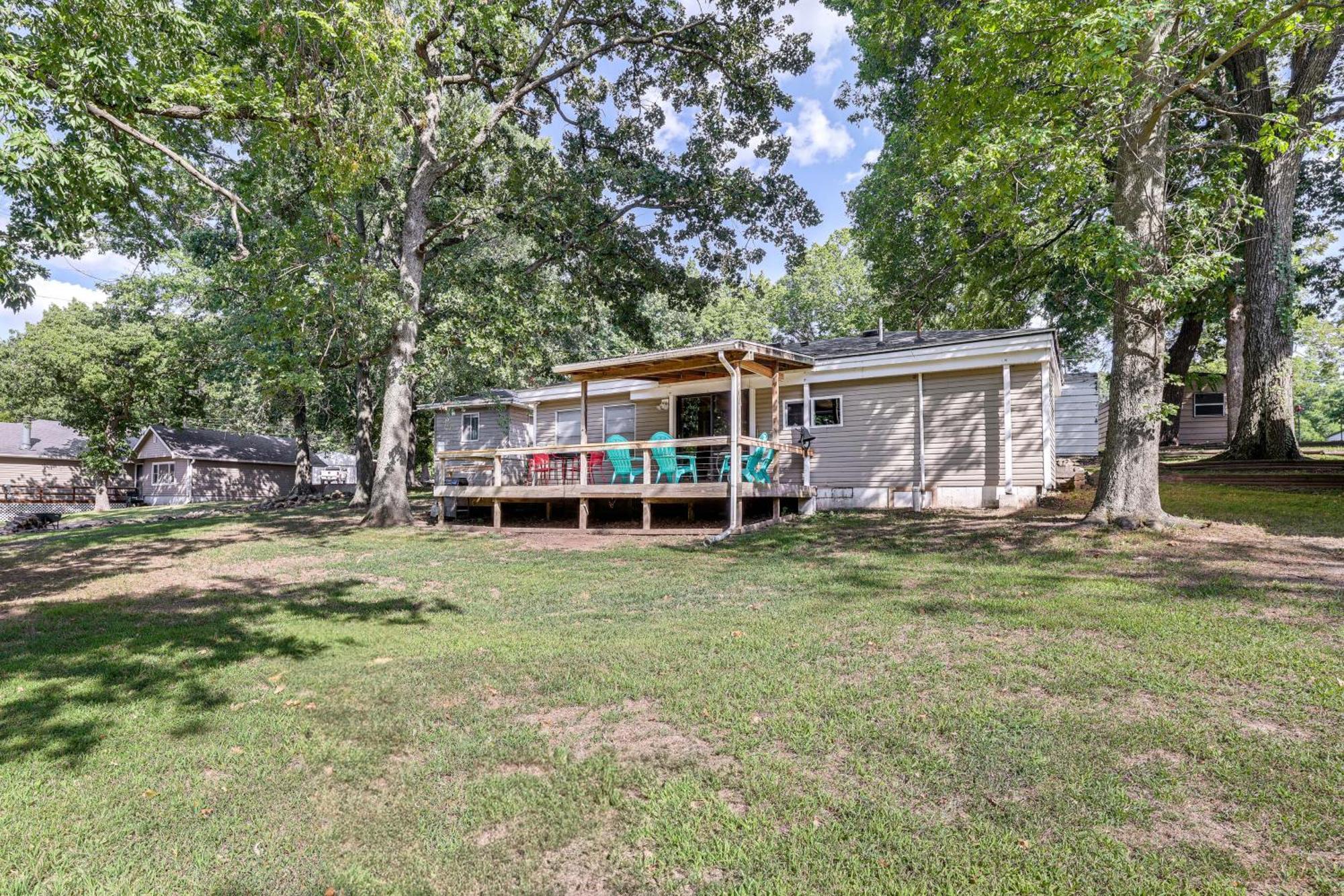 Grove Lakefront Cabin With Water And Dock Access! Exterior foto