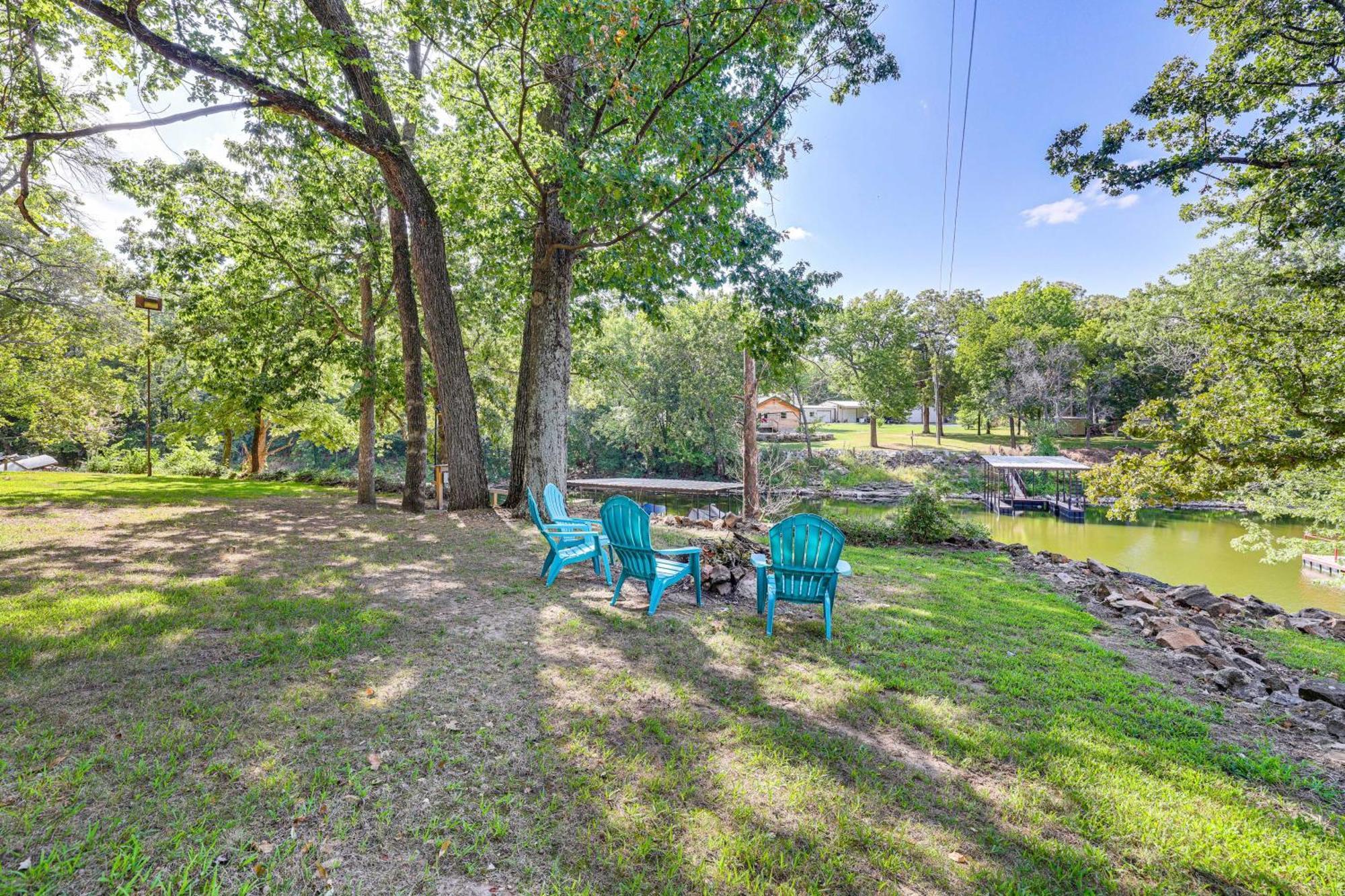 Grove Lakefront Cabin With Water And Dock Access! Exterior foto